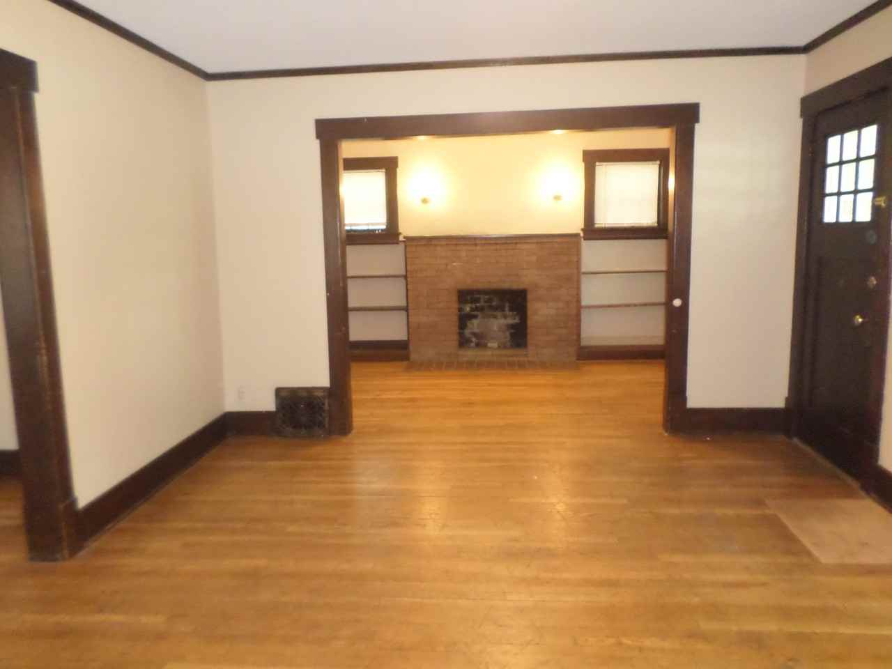 1115 Houston St - Photo 3 of 20