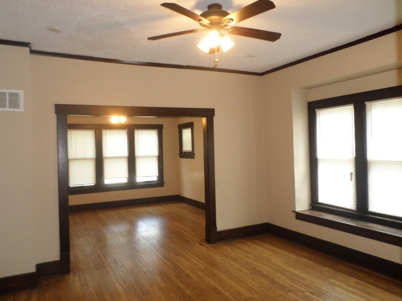 1115 Houston St - Photo 5 of 20