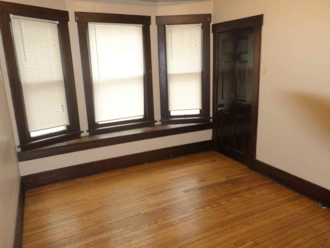 1115 Houston St - Photo 7 of 20
