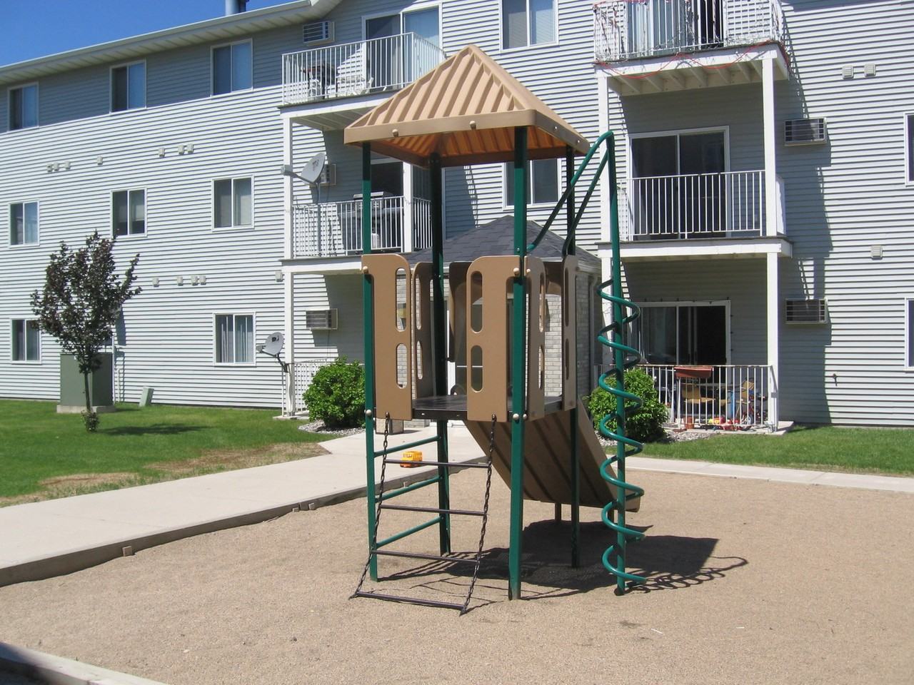 Greenbrier Apartments - Photo 2 of 28