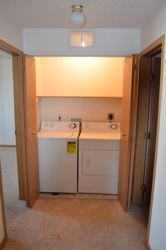 Greenbrier Apartments - Photo 4 of 28