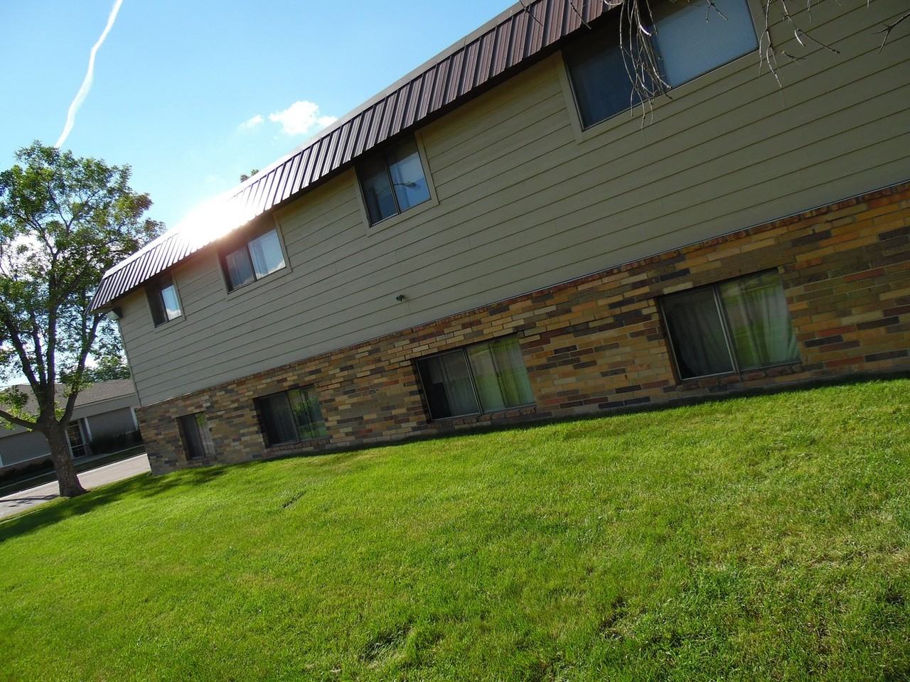 Lake Park (LAK1000) - Photo 5 of 19