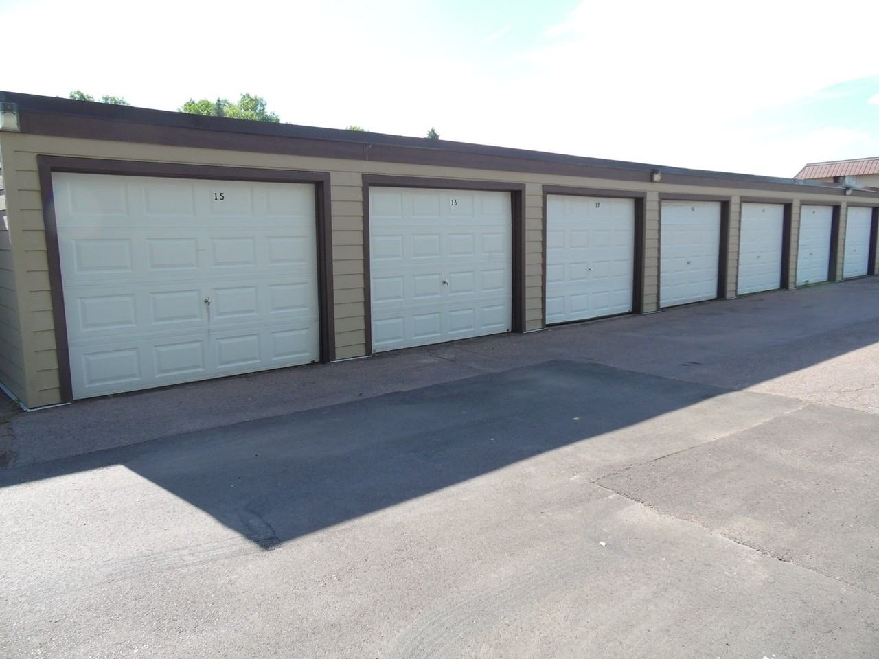 Lake Park (LAK1000) - Photo 4 of 19