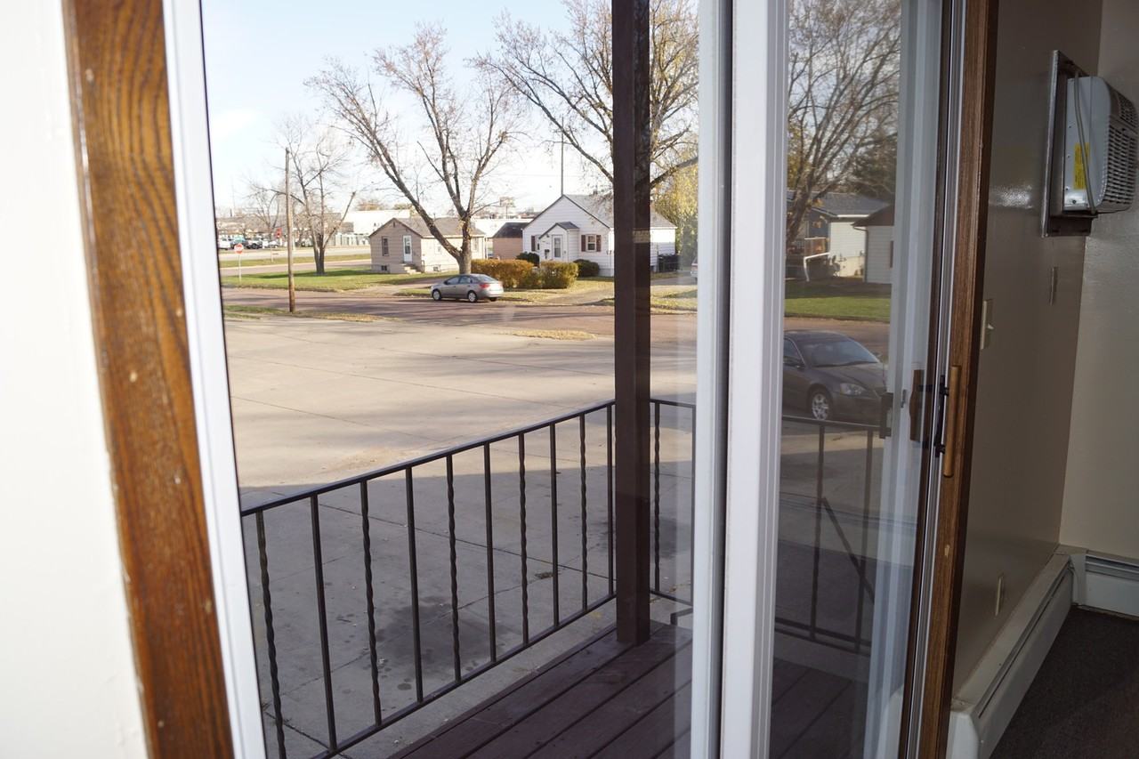 Arnold's Park Apartments - Photo 7 of 50