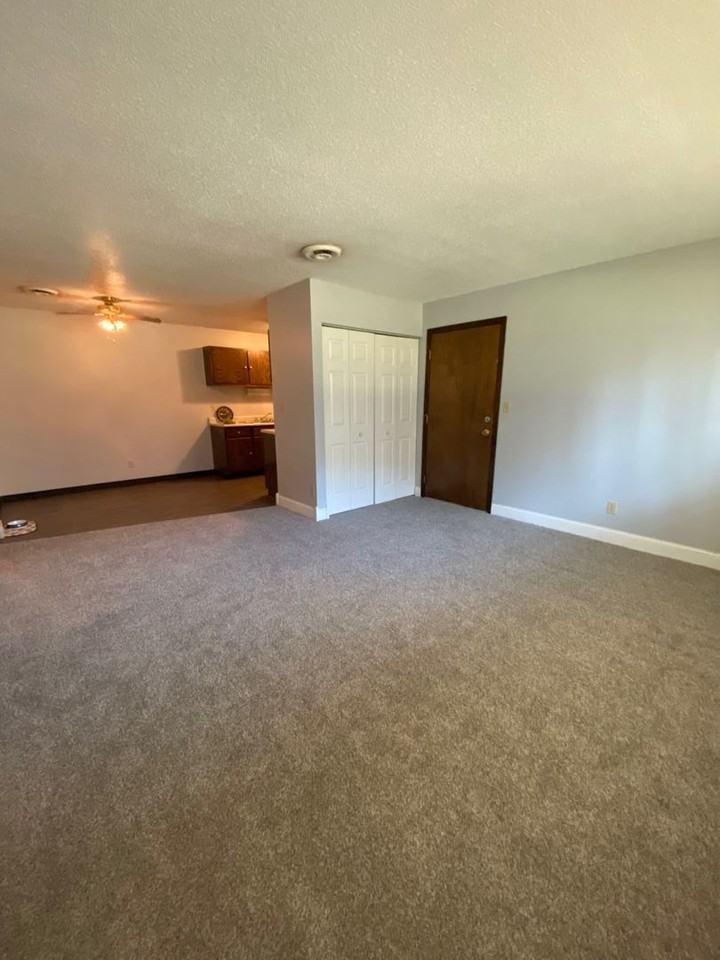 Taylor's Place Apartments - Photo 5 of 8