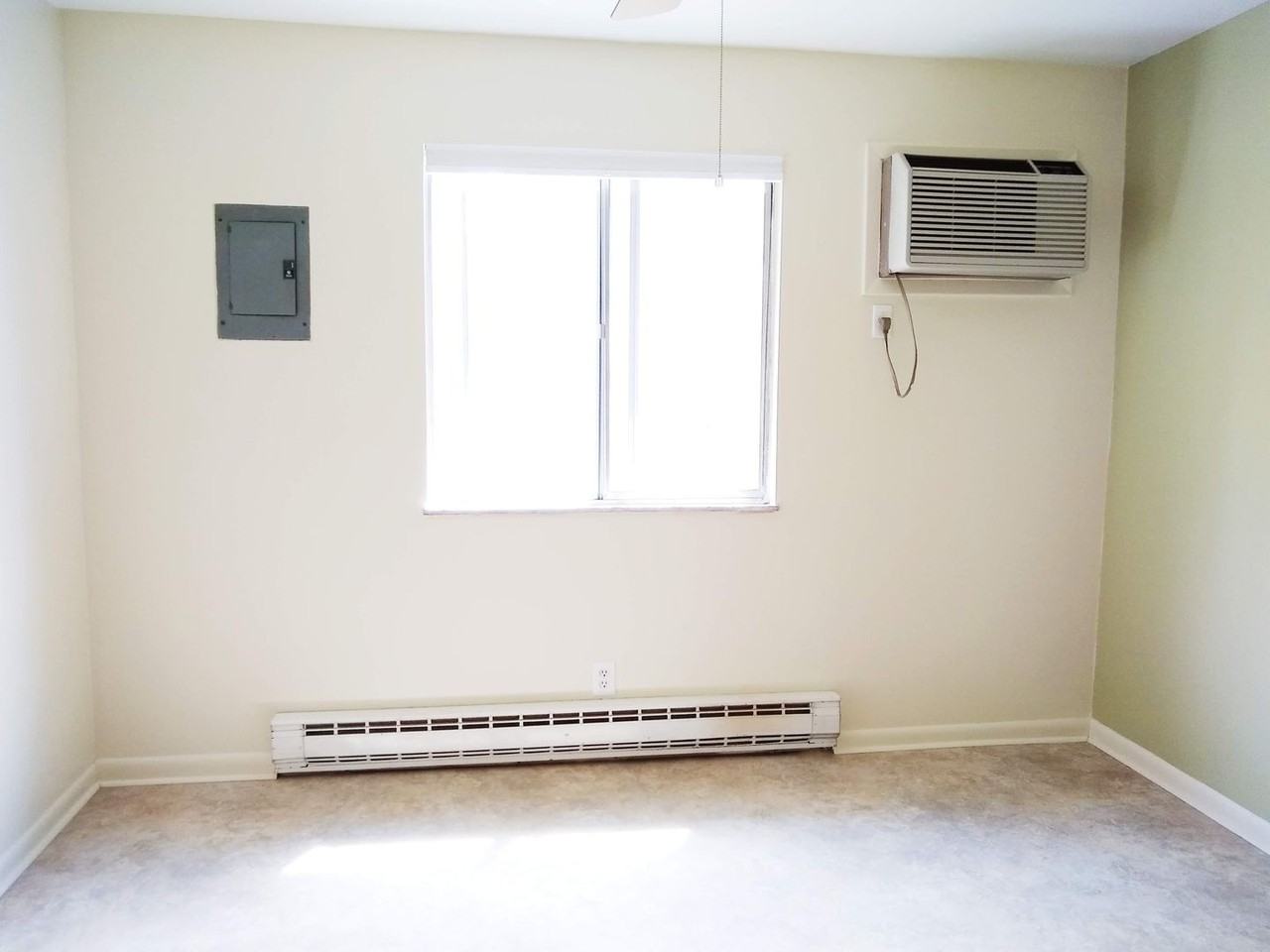 FAIRVIEW - AVAILABLE JULY 2024 - Photo 7 of 24