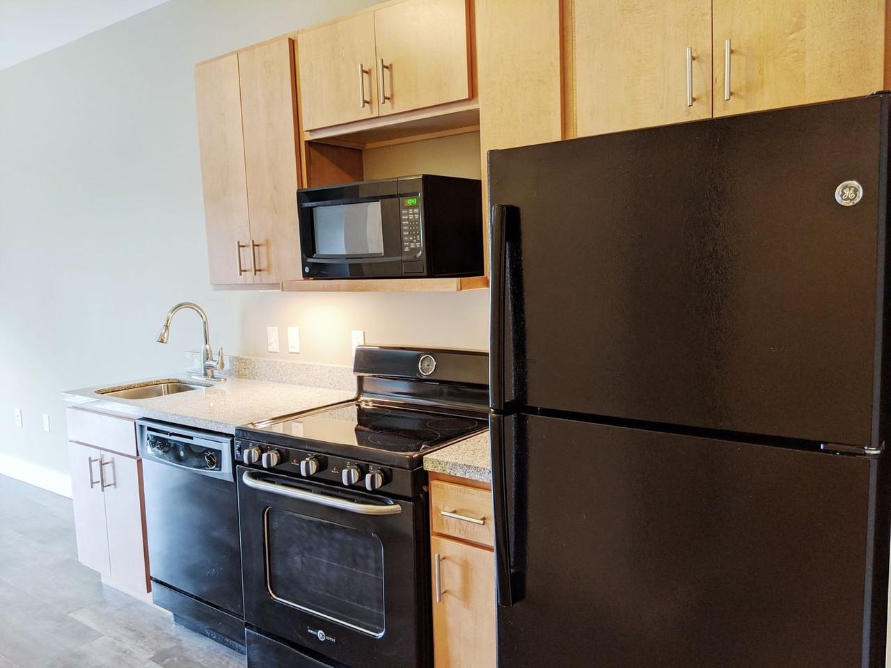 MOONBURN ON MORTON - Photo 3 of 50