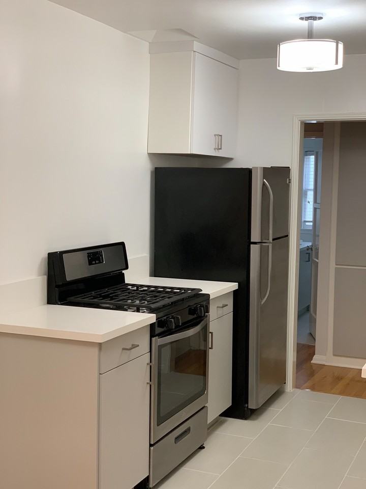 8563-8569 Holloway Dr. - Photo 4 of 16