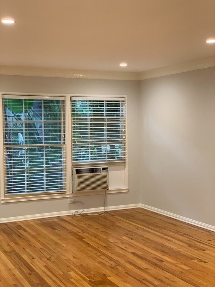 8563-8569 Holloway Dr. - Photo 5 of 16