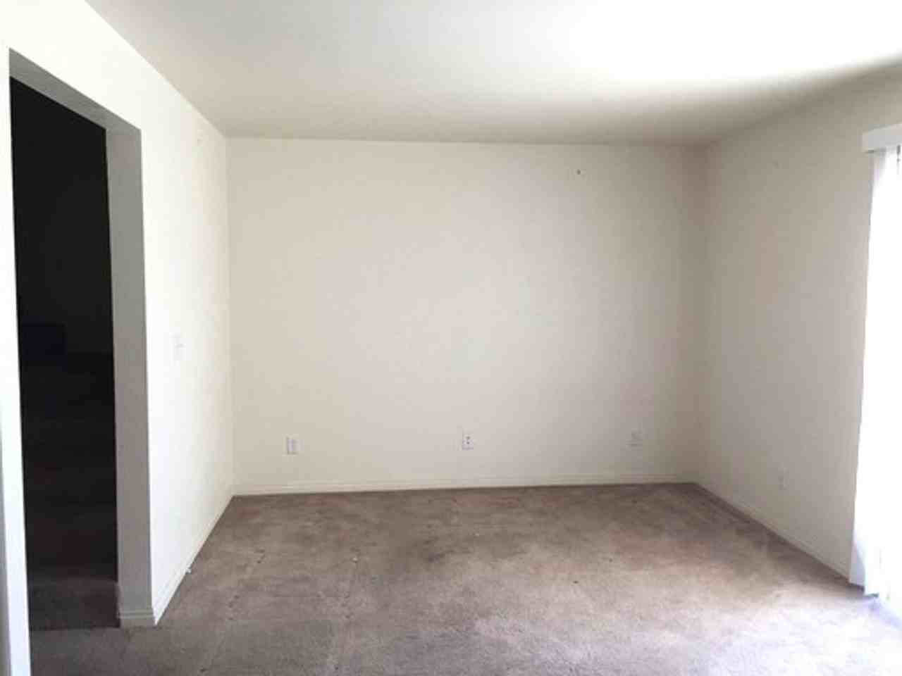 1625 Winchester Drive - Photo 2 of 5