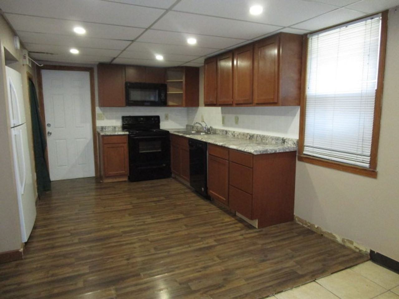 1014 Fremont St - Photo 7 of 13