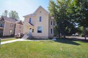 featured image of 107 3rd Ave Sw