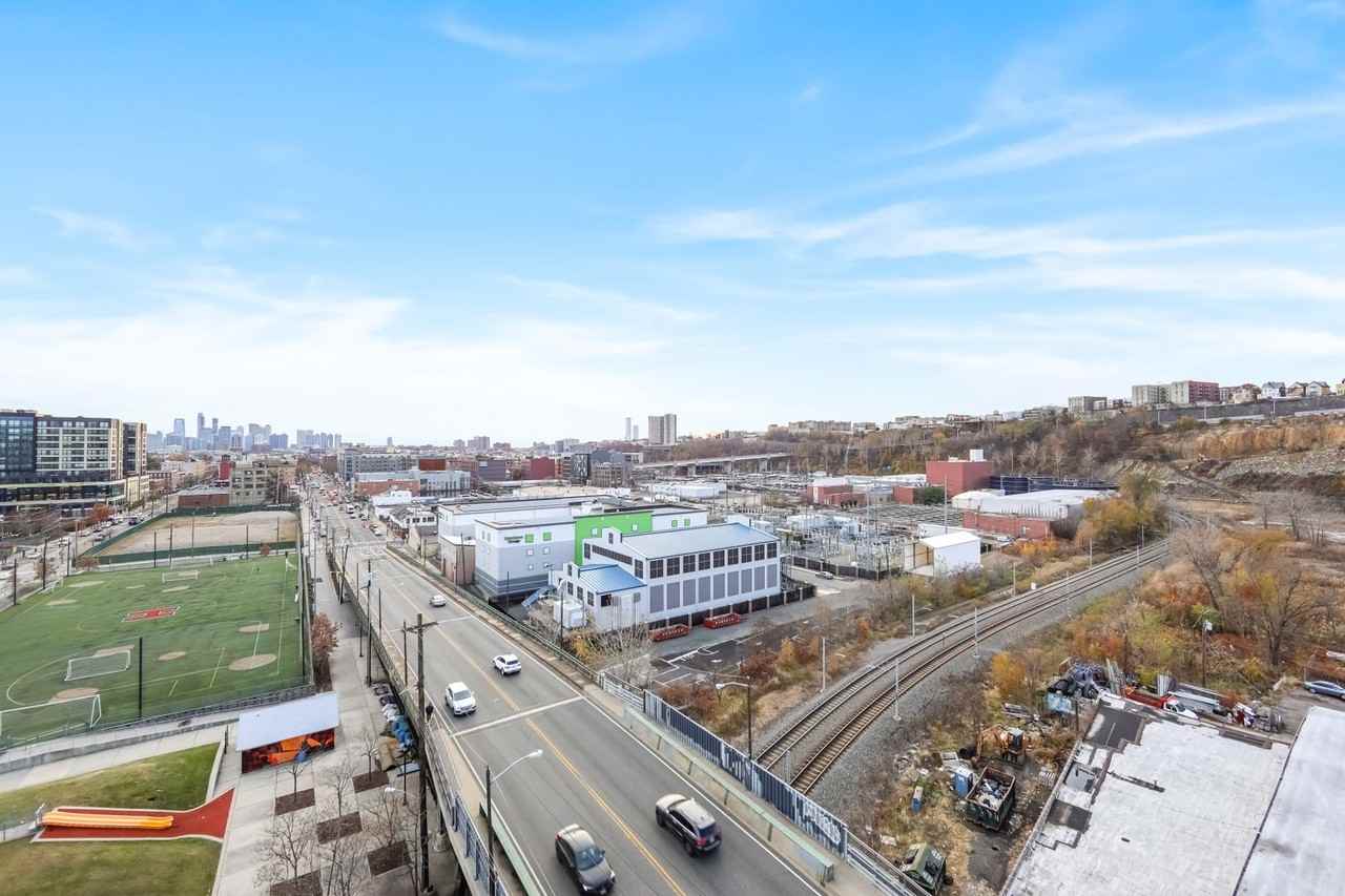 The Gateway Park Ave - Photo 7 of 50