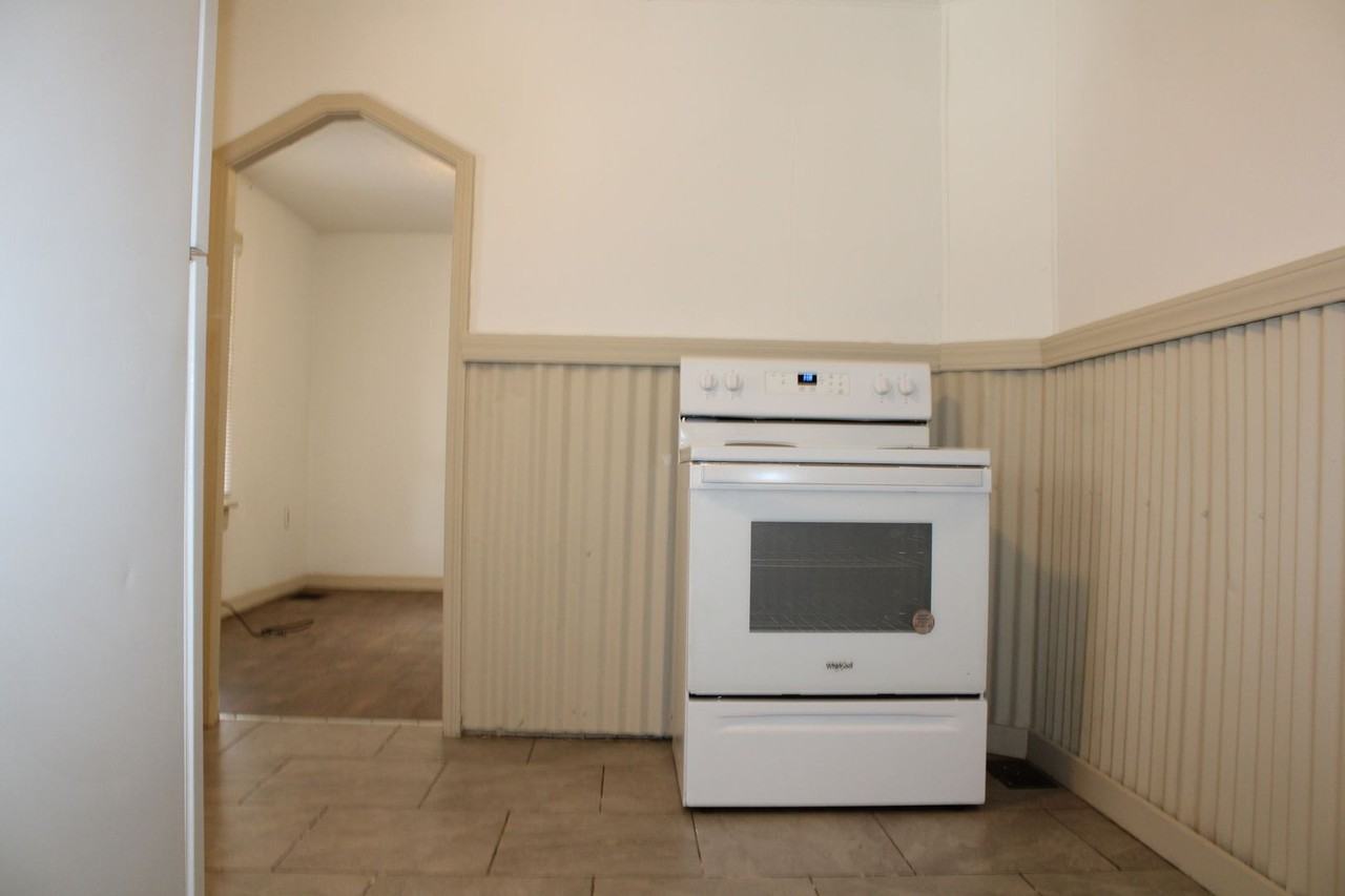 Cedar St - Photo 3 of 9