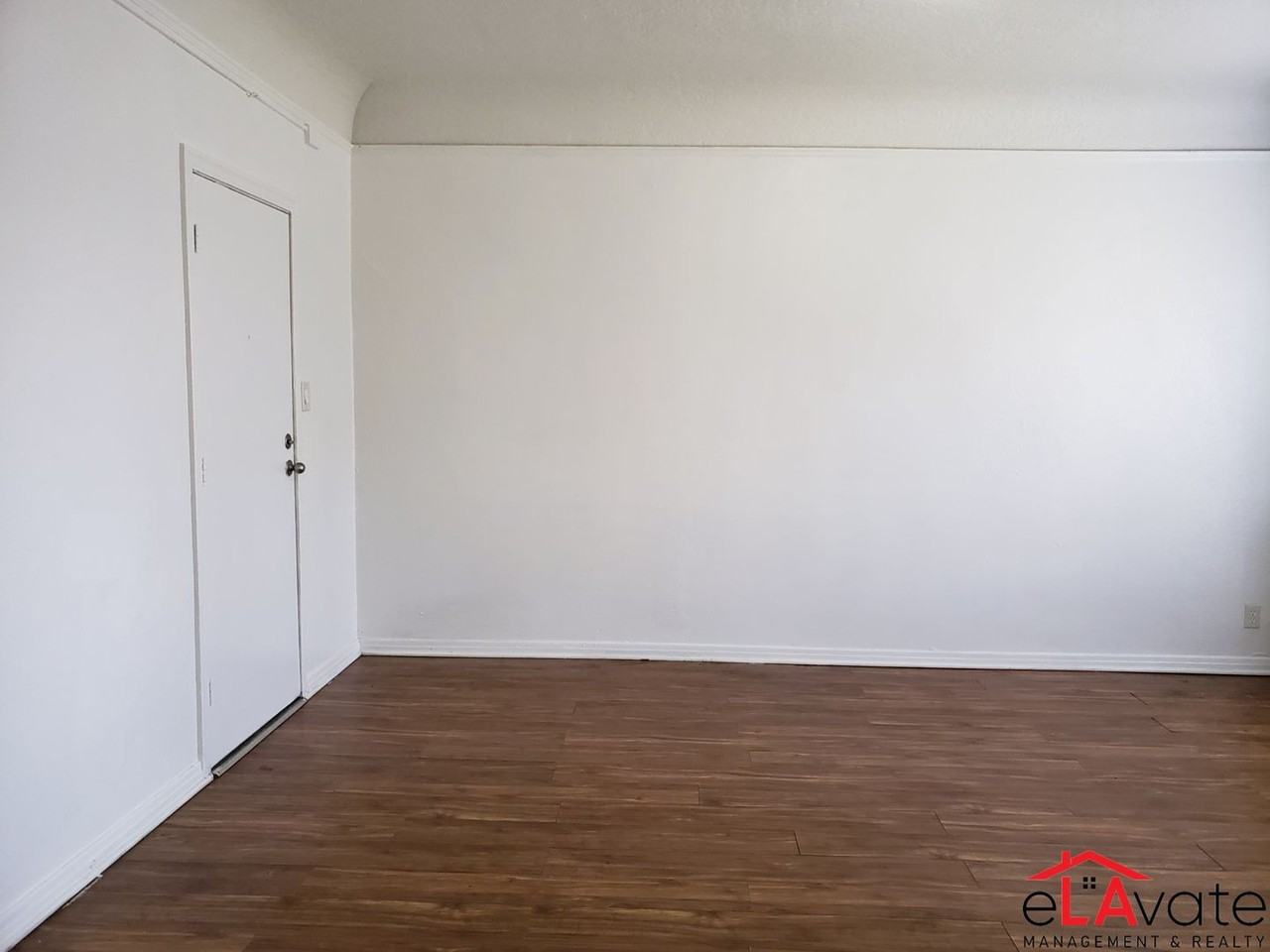 437 W 50th St. - Photo 4 of 6