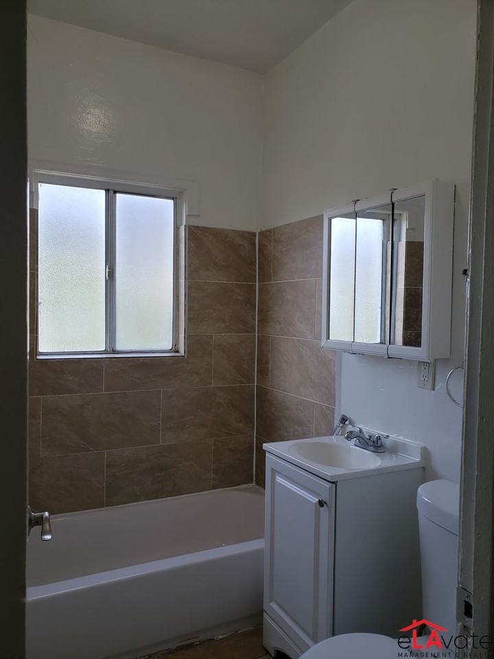 437 W 50th St. - Photo 5 of 6