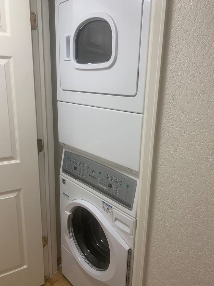 845 30th St. - Photo 4 of 19