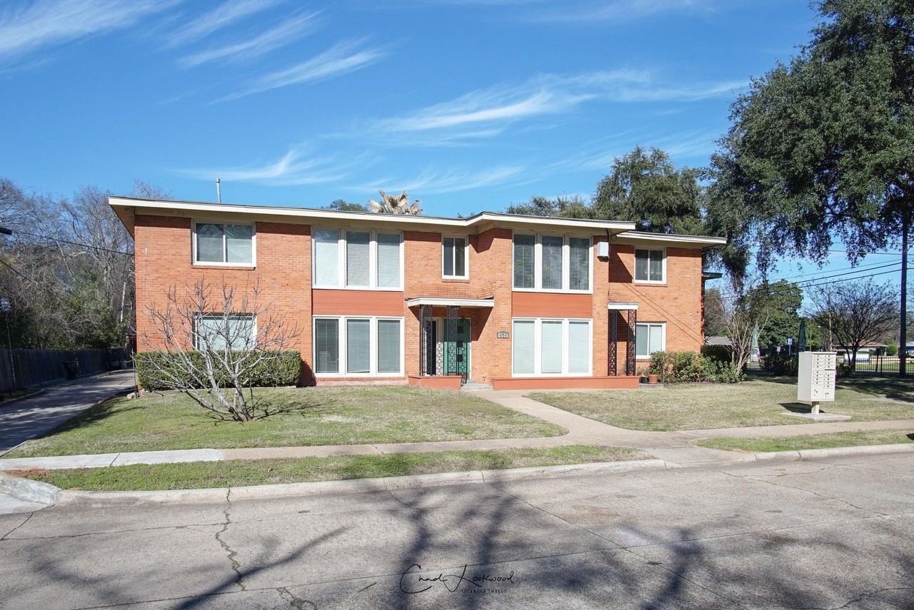 3914 Gilbert Dr #D - Photo 5 of 16