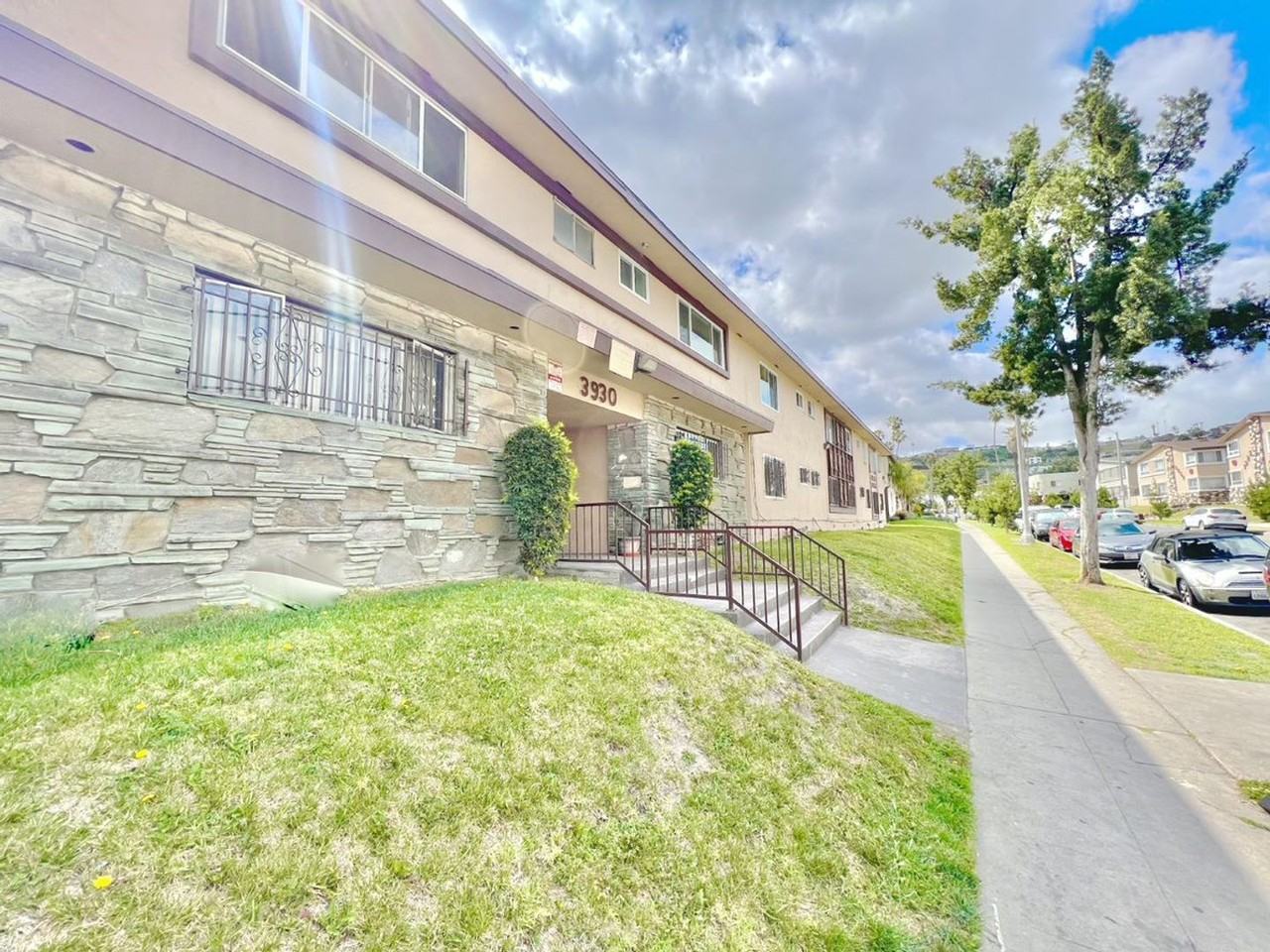 3900 Nicolet Ave. - Photo 3 of 27