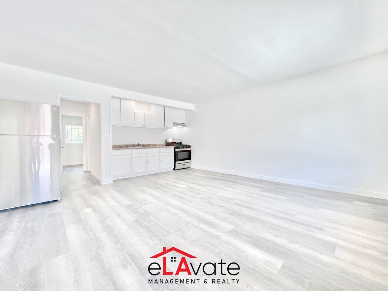 3900 Nicolet Ave. - Photo 4 of 27