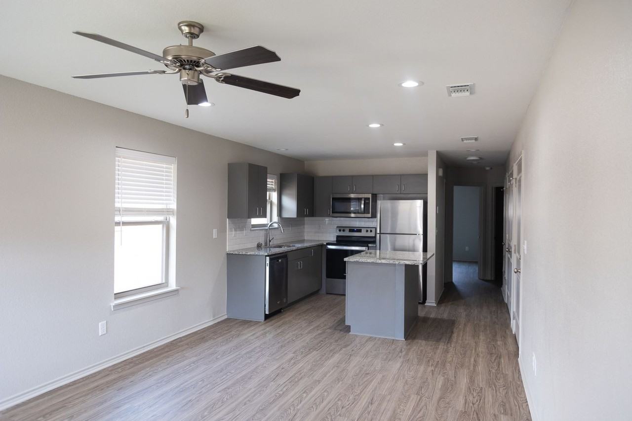 60 Clark Street Duplexes - Photo 2 of 14