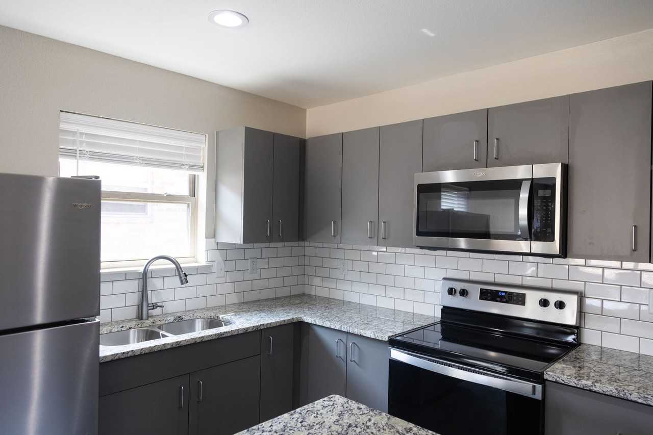 60 Clark Street Duplexes - Photo 4 of 14