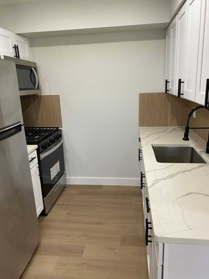 Park Manor Apartments - Photo 5 of 46