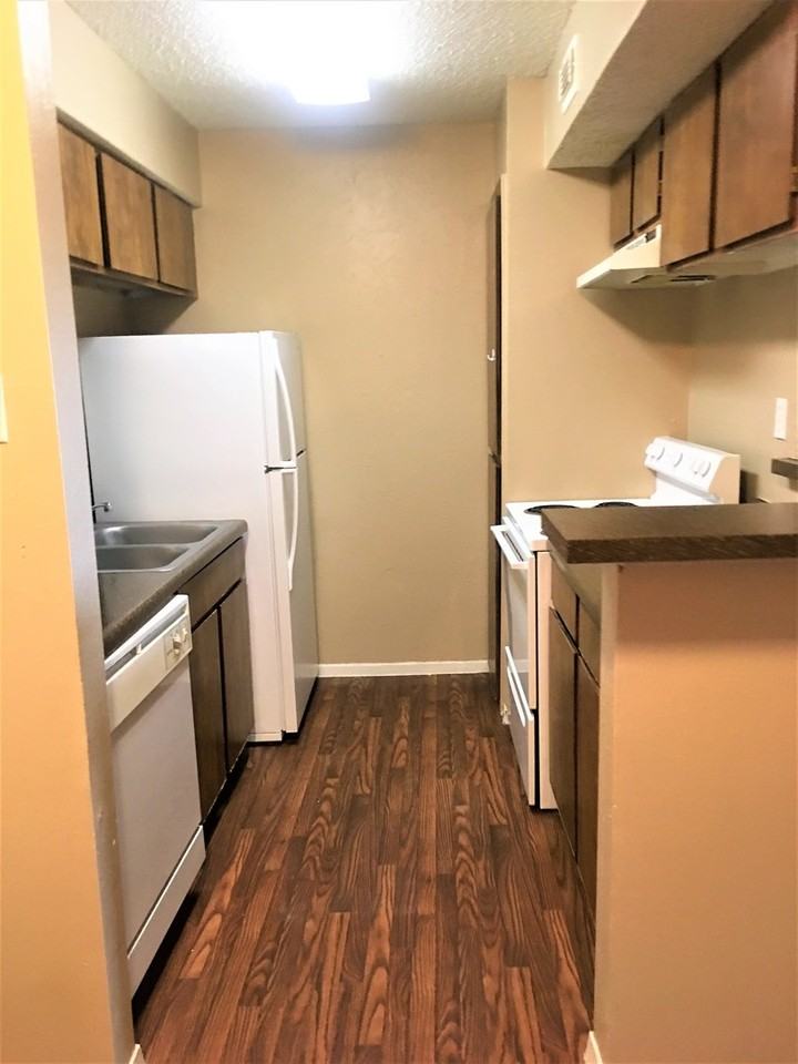 Windmill Apartments - Photo 5 of 36