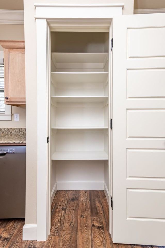 701 S Mock St - Photo 5 of 38