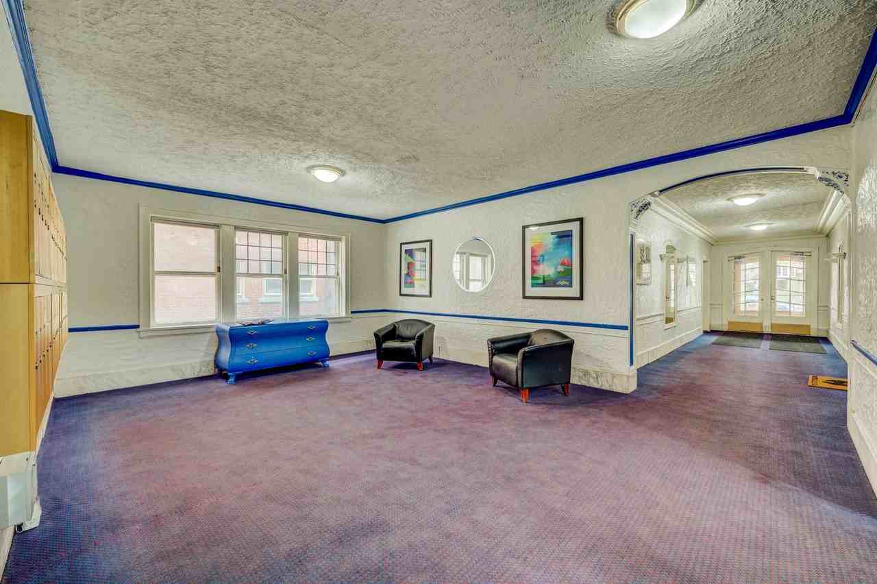 2450 Overlook Road - Photo 7 of 40