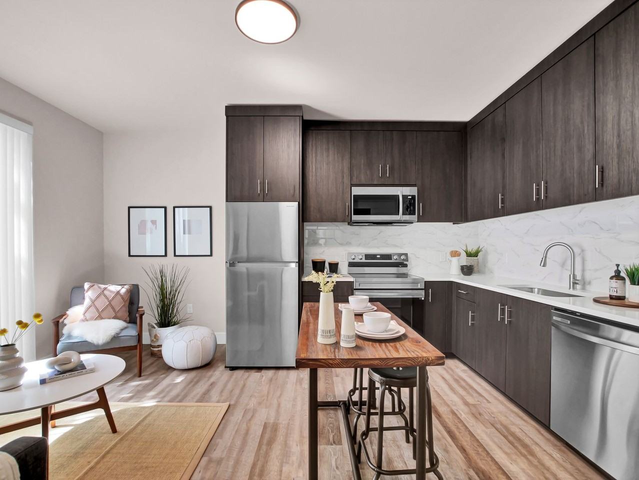 7350 N Greenwich Ave - Photo 5 of 42