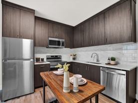 7350 N Greenwich Ave - Photo 1 of 1