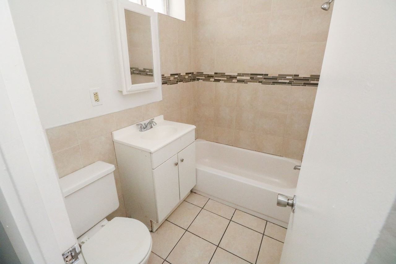 1839 W Master St. - Photo 4 of 10