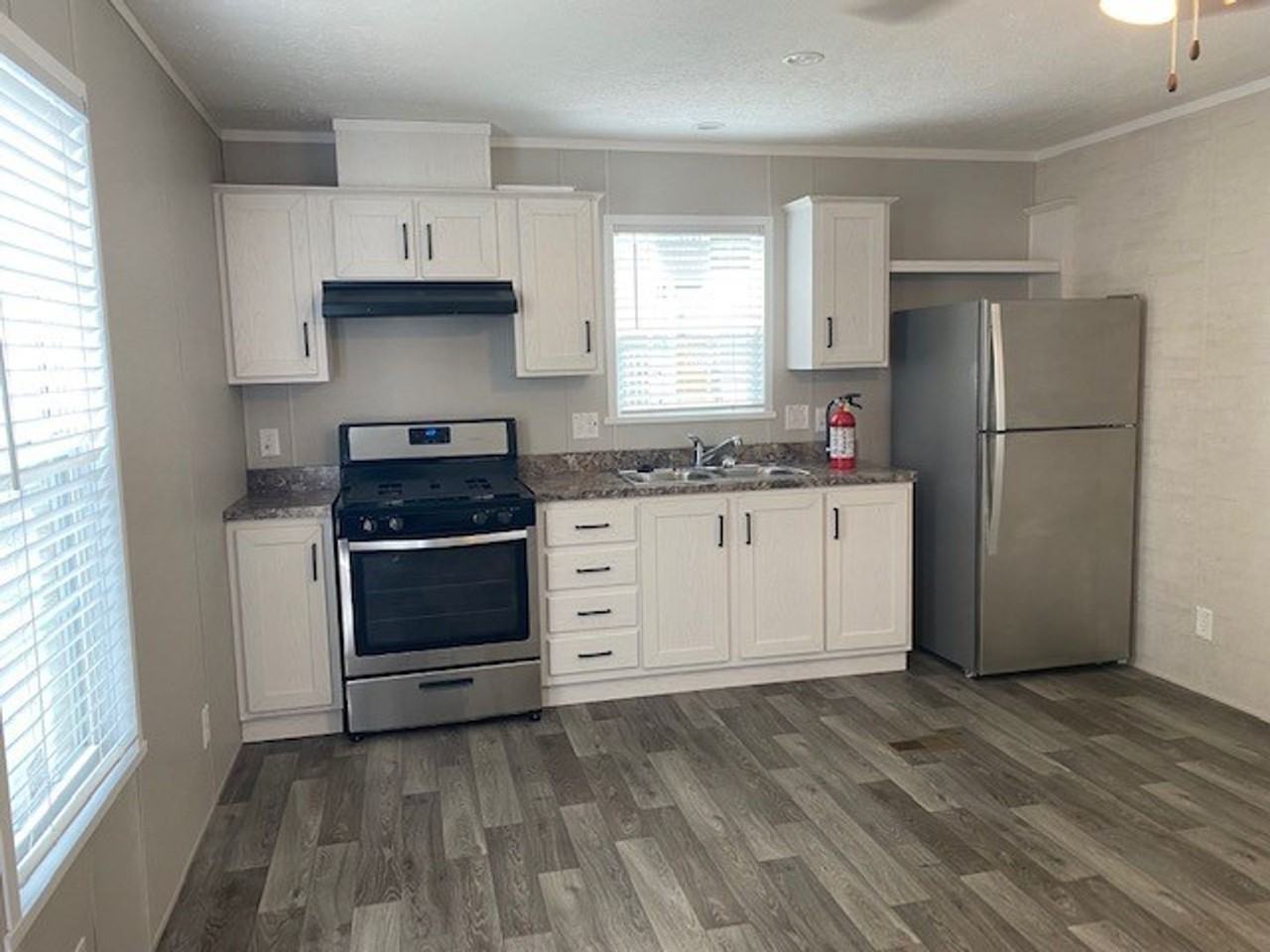 3011 Garfield Rd N - Photo 2 of 5