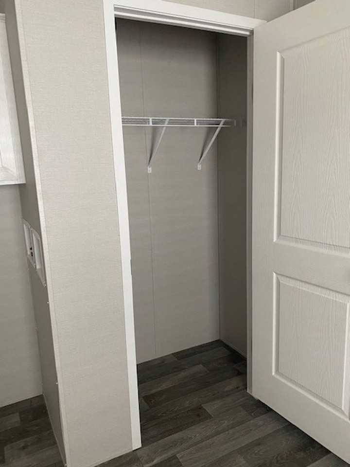 3011 Garfield Rd N - Photo 4 of 5