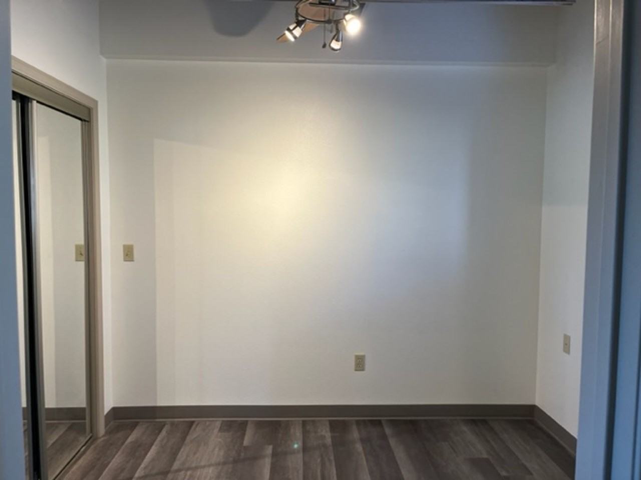 111 W Morgan St - Photo 5 of 7