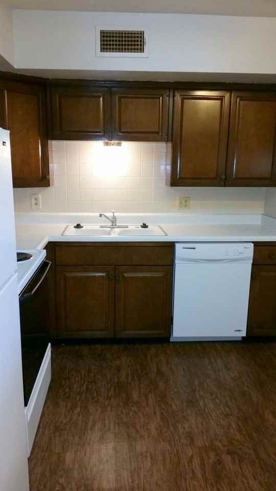 Hoff Garden Apartments - Photo 5 of 39