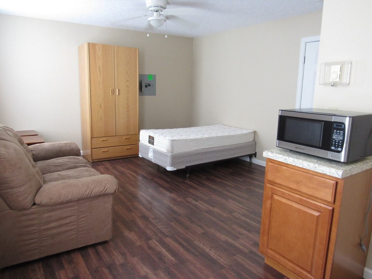 1100 Philadelphia St - Photo 5 of 14