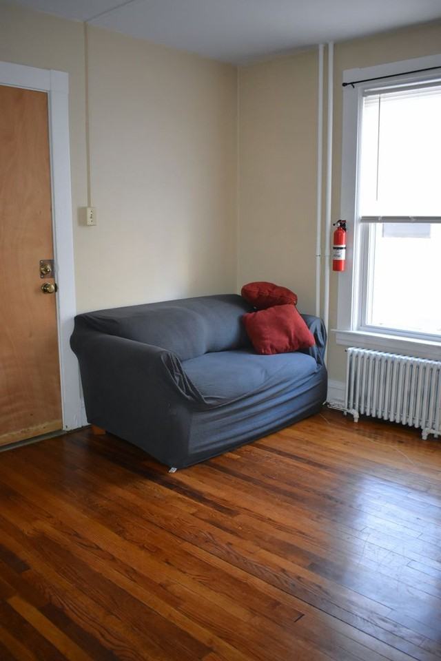 35 S Carpenter Ave - Photo 2 of 10