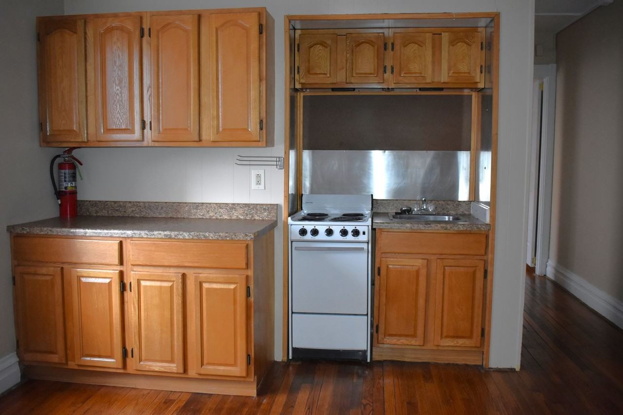 35 S Carpenter Ave - Photo 3 of 10