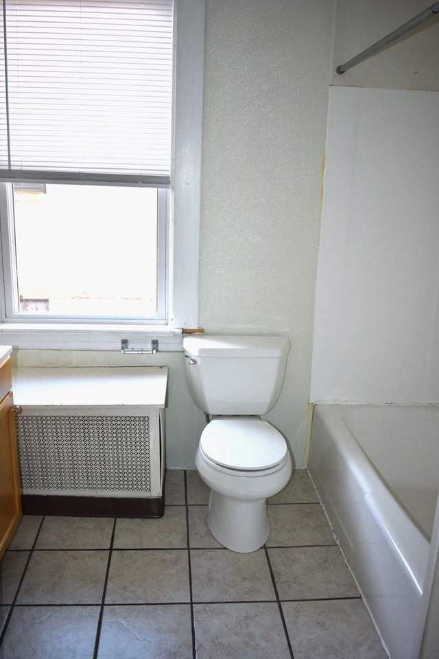 35 S Carpenter Ave - Photo 5 of 10