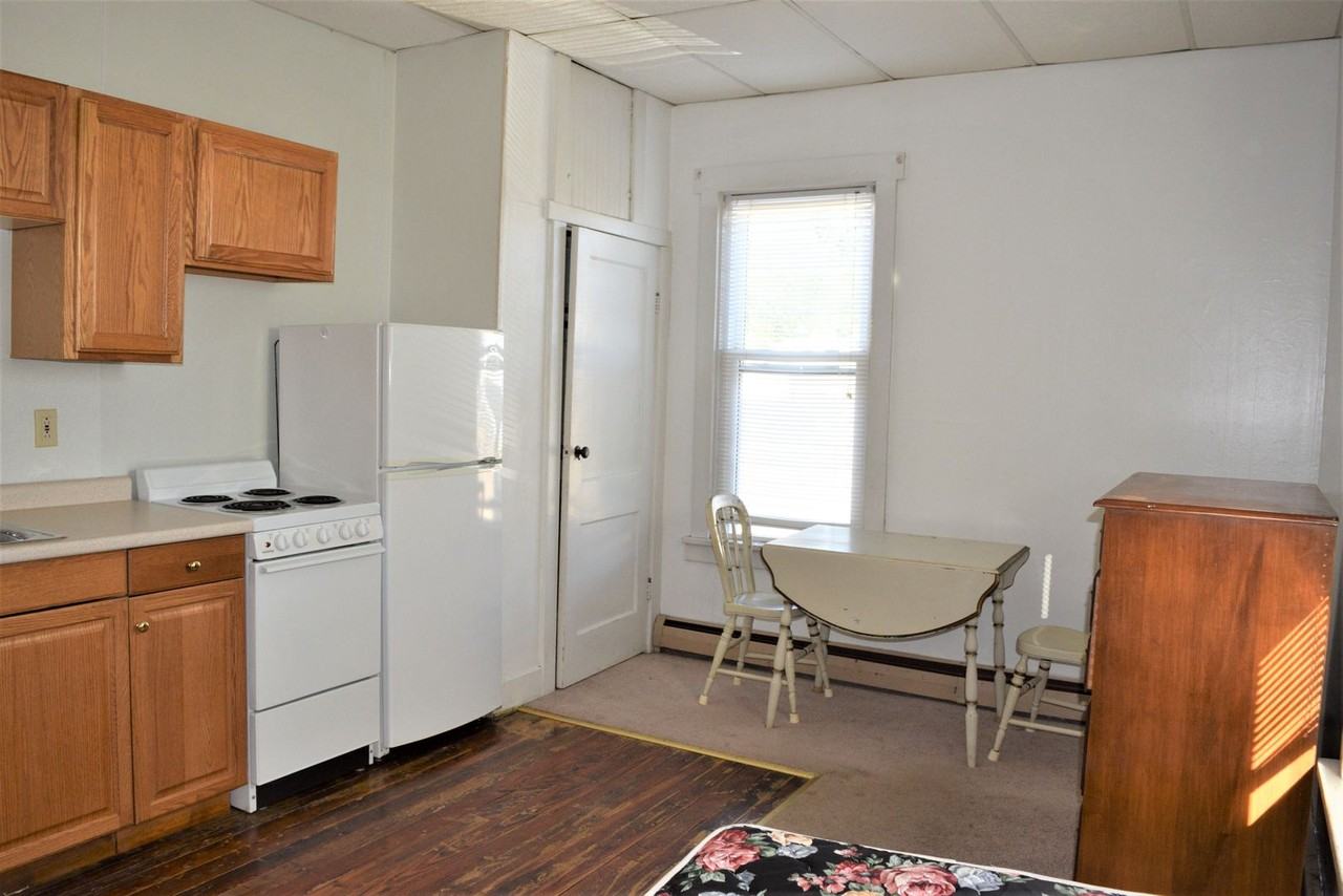 777 apt 1-6 Wayne Ave. - Photo 4 of 7