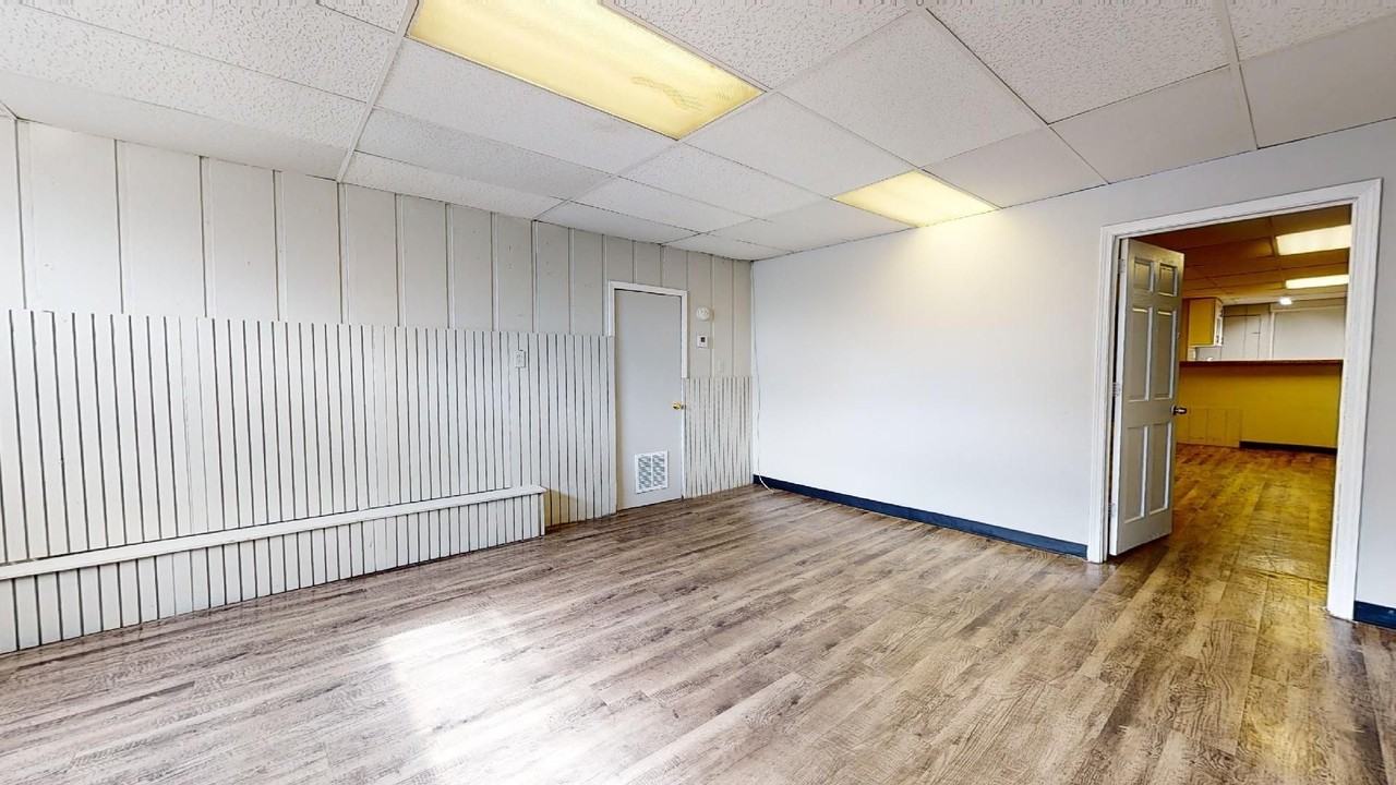 6904 Lorain Ave - Photo 2 of 33