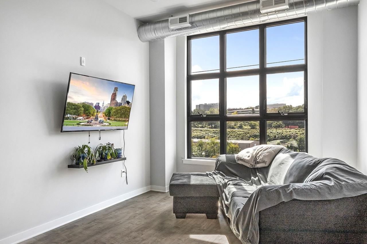 The Bentley Apartments - Photo 6 of 35