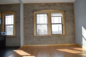 featured image of 615 E 16th St