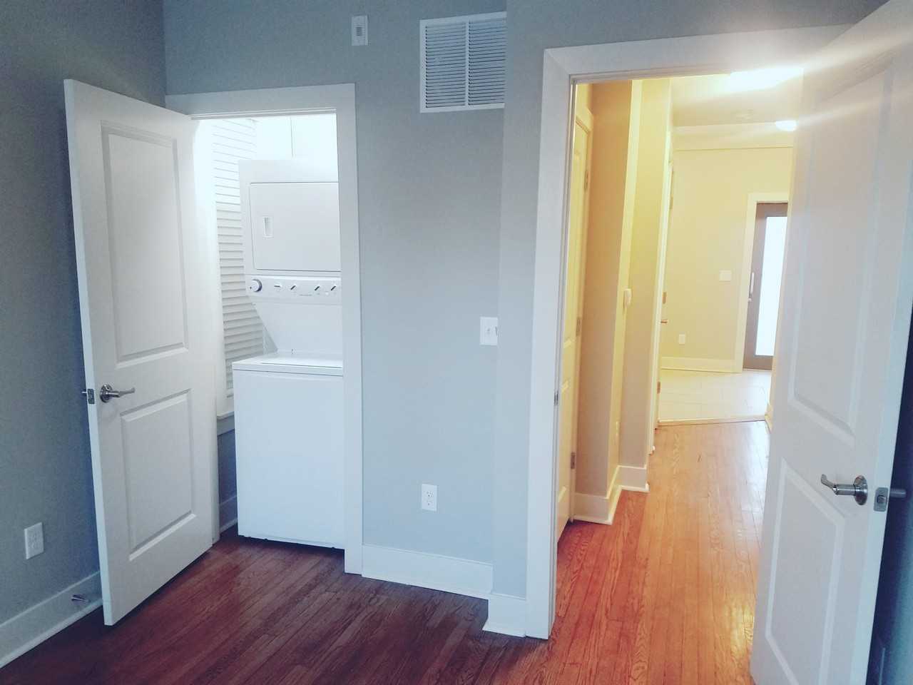 Flats on Howard - Photo 7 of 50