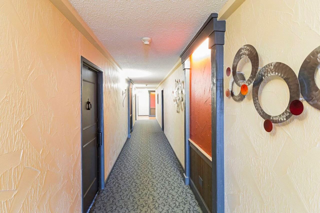 15 So. Clarkson St. - Photo 6 of 32