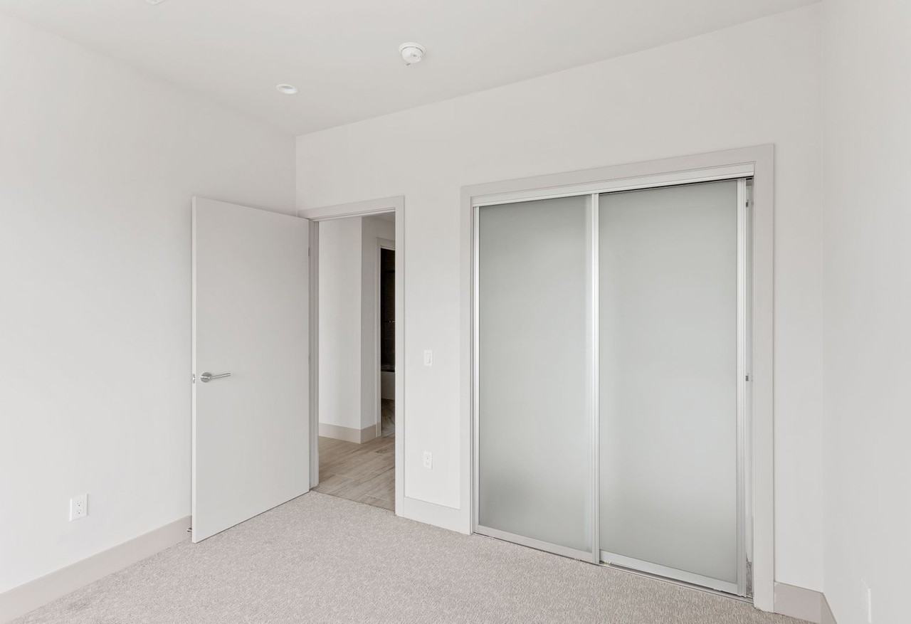 La Vida Melrose - Photo 4 of 19