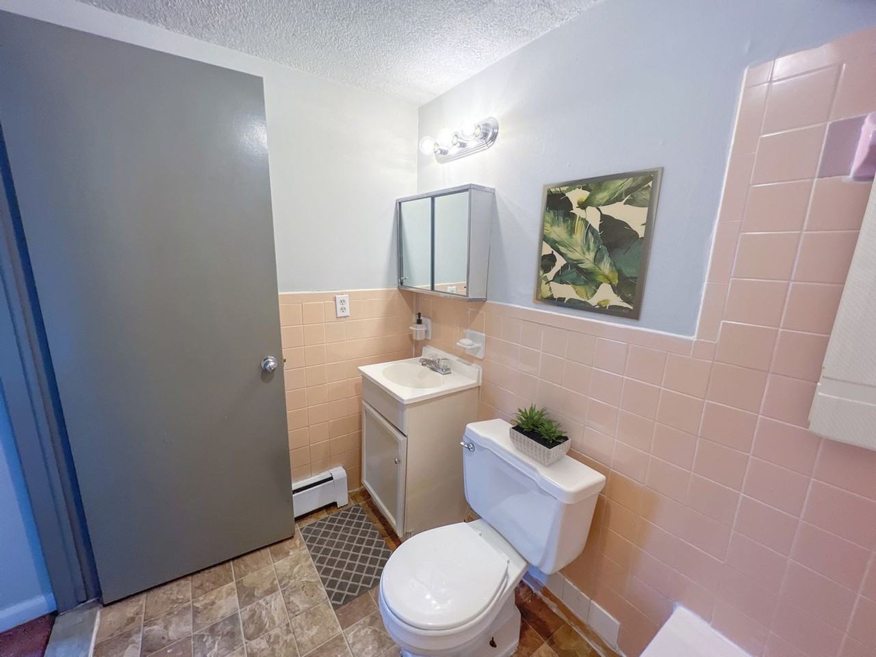 14881 Schaefer Hwy - Photo 4 of 11