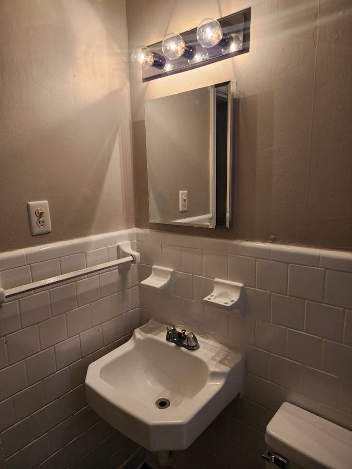 Park Manor Apartments - Photo 5 of 21